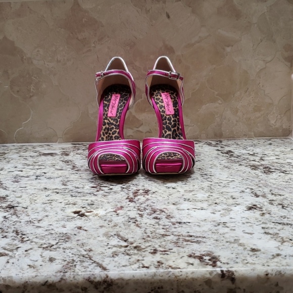 Betsey Johnson Shoes - Betsy johnson magenta/silver pumps